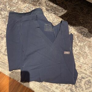 Dark grey/blue scrub set FIGS